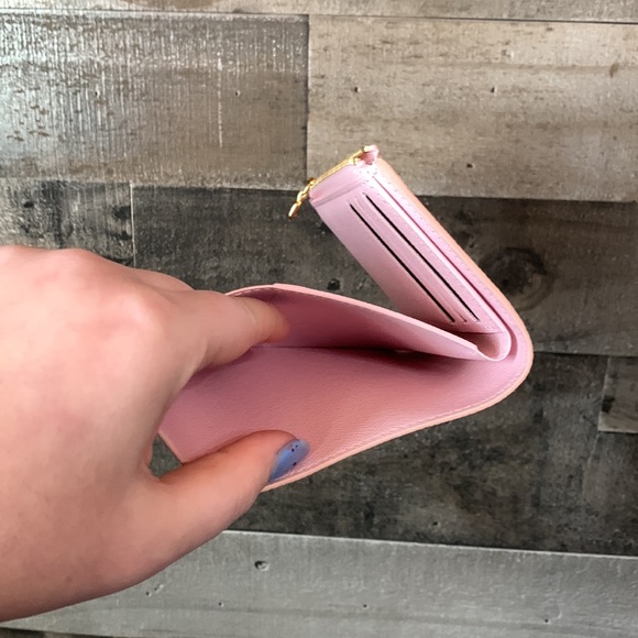 LOUIS VUITTON Pink/Yellow Victorine By The Pool In Rose/Light Gradient - Picture 7 of 10